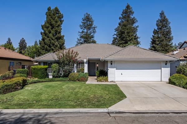 6292 N Selland Ave W, Fresno, CA 93711