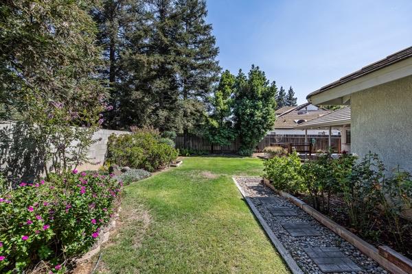 6292 N Selland Ave W, Fresno, CA 93711