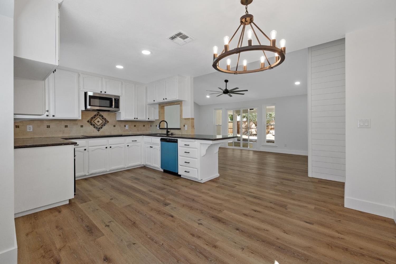 6144 N Carica Ave, Fresno, CA 93722