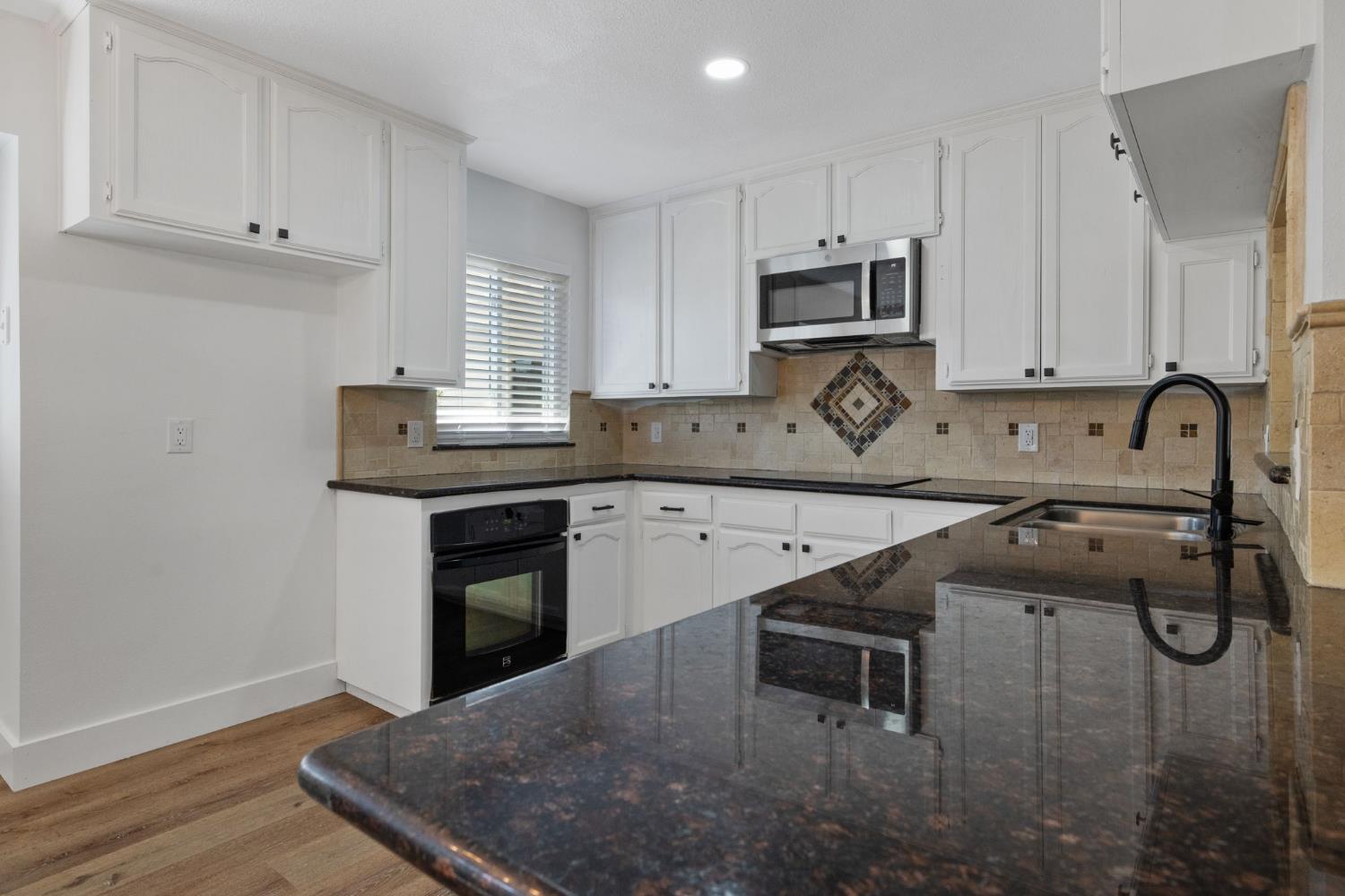 6144 N Carica Ave, Fresno, CA 93722