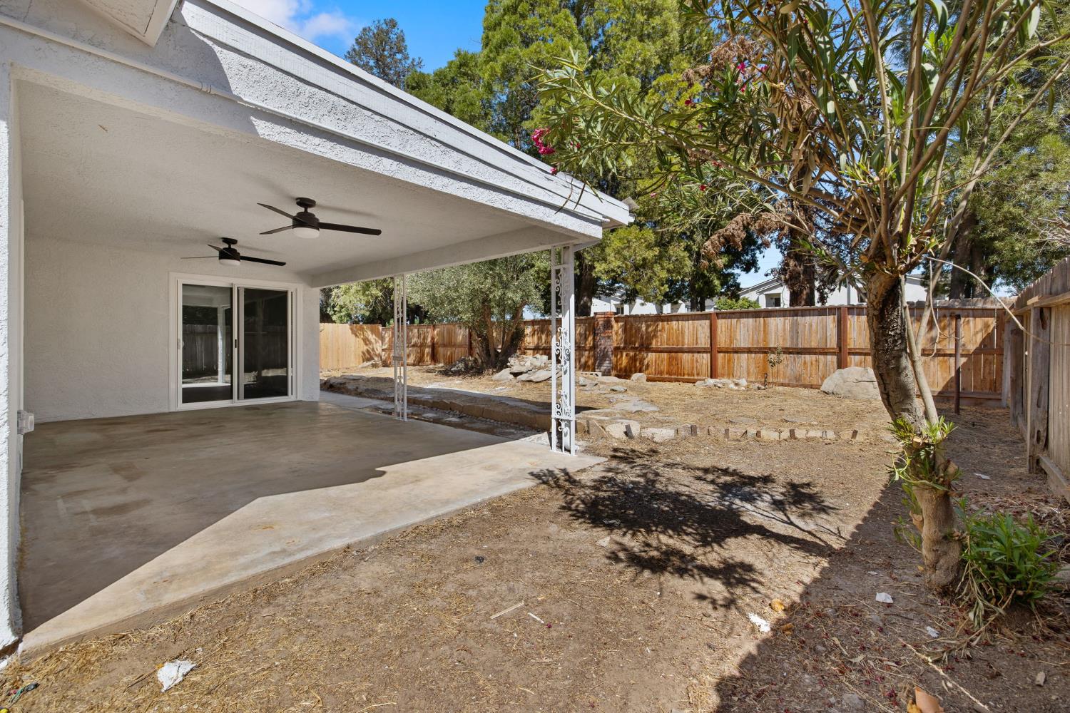 6144 N Carica Ave, Fresno, CA 93722