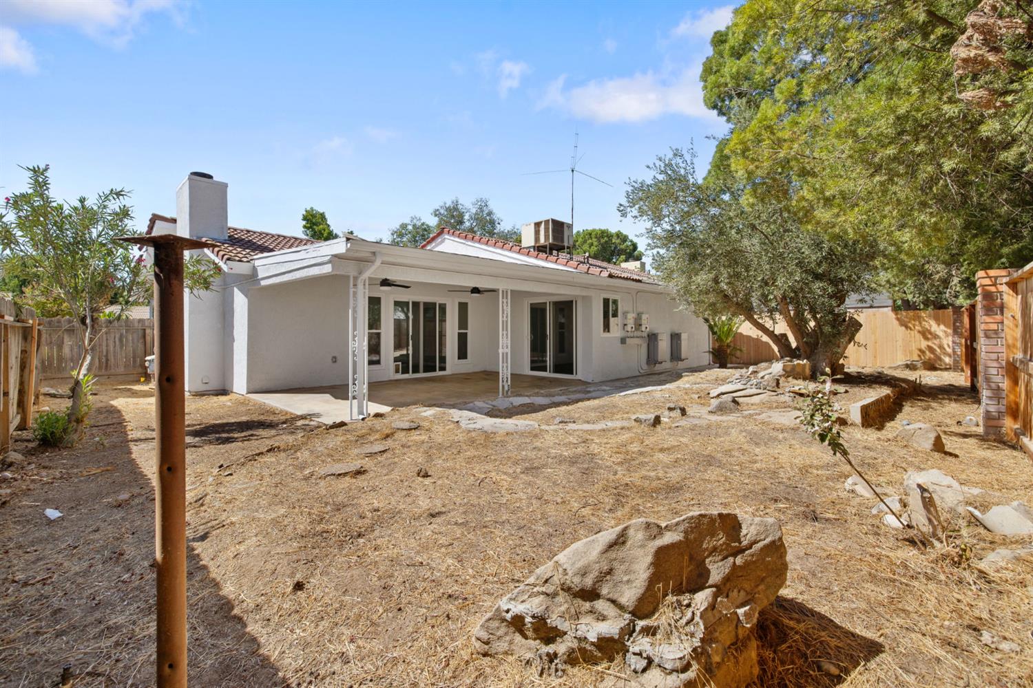 6144 N Carica Ave, Fresno, CA 93722