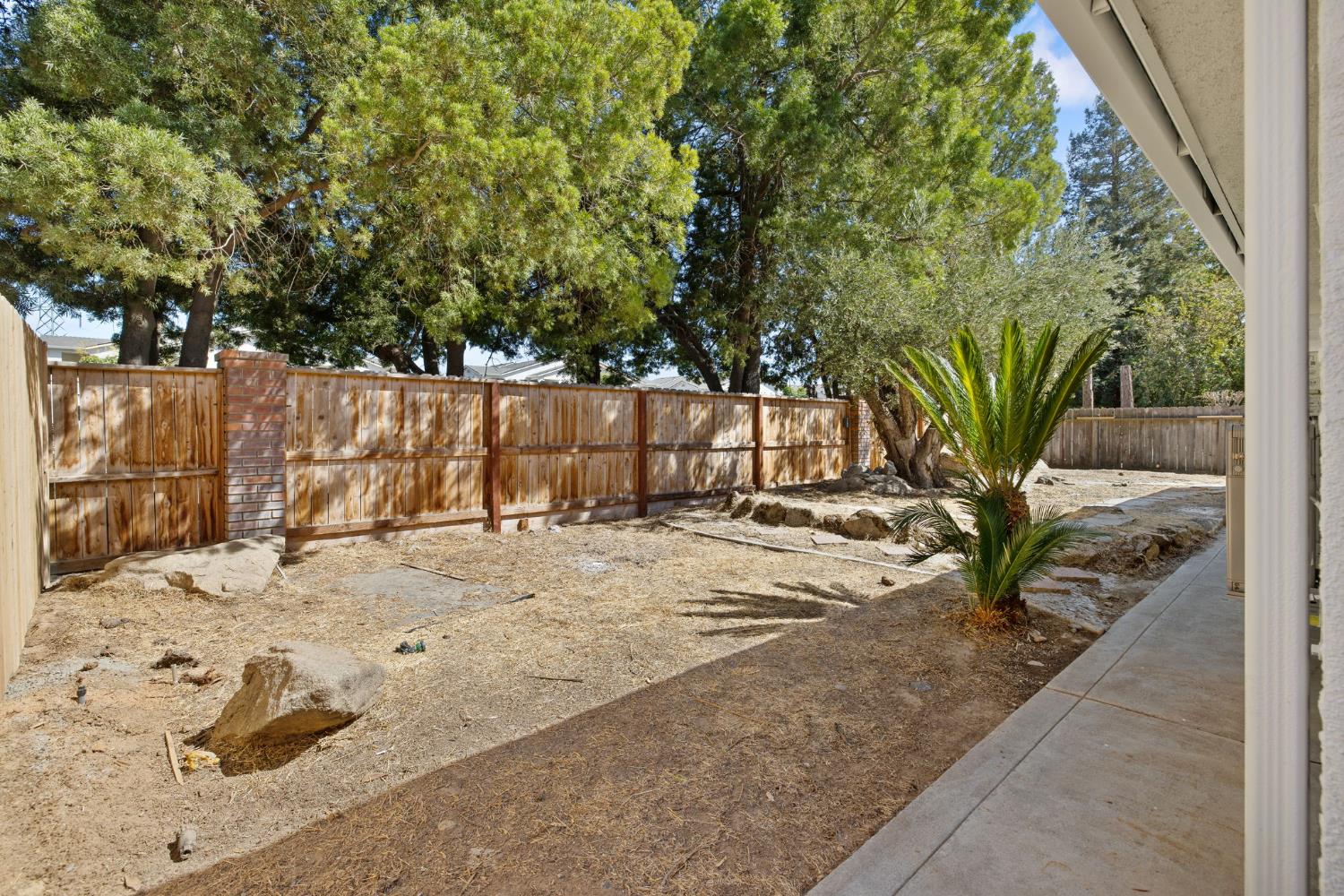 6144 N Carica Ave, Fresno, CA 93722
