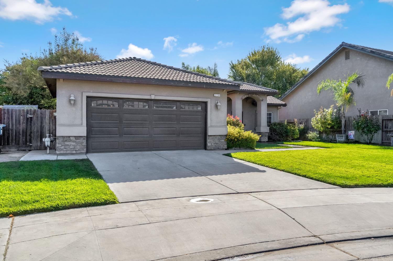 2134 N Ivanhoe Ave, Fresno, CA 93722