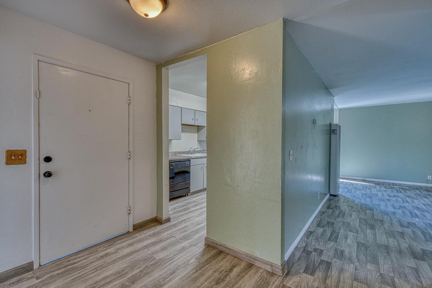 290 Carnoble Dr, Hollister, CA 95023