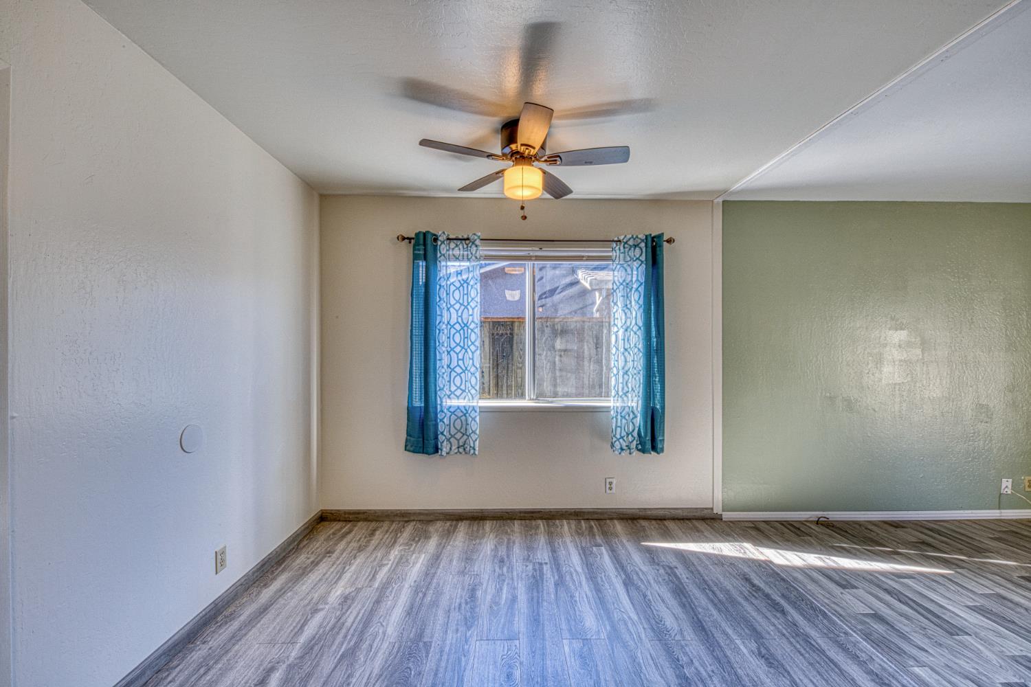 290 Carnoble Dr, Hollister, CA 95023