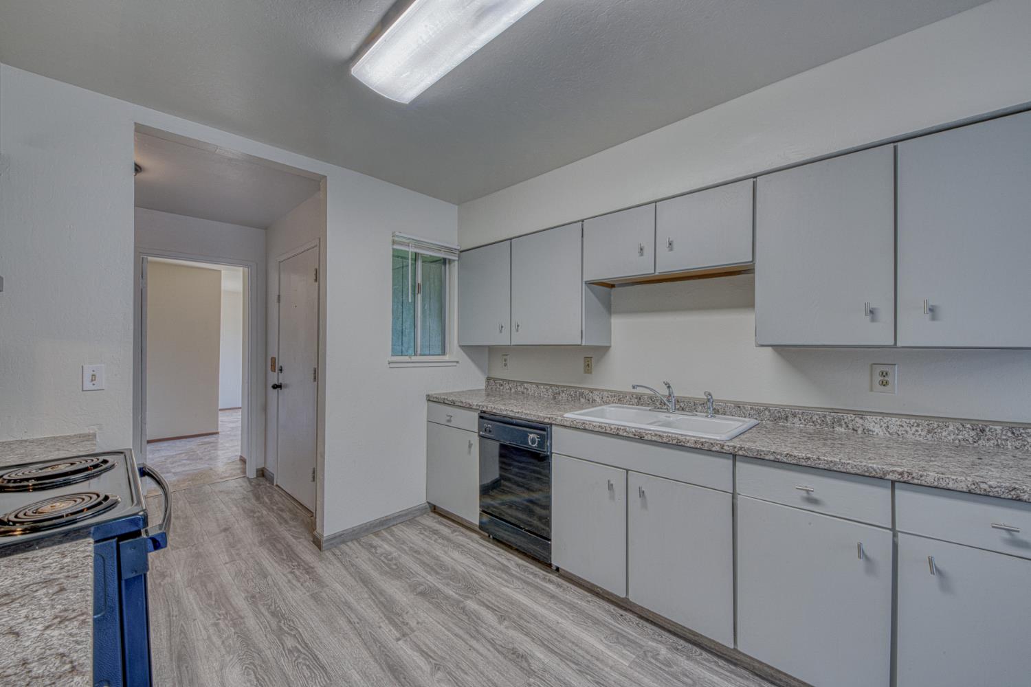 290 Carnoble Dr, Hollister, CA 95023