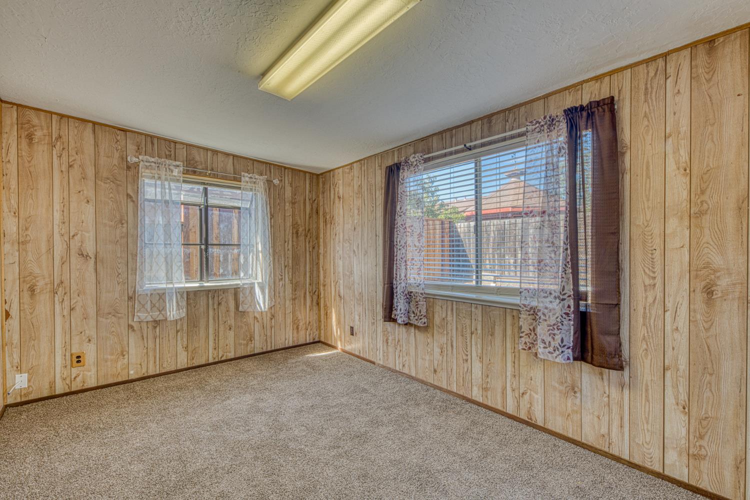 290 Carnoble Dr, Hollister, CA 95023