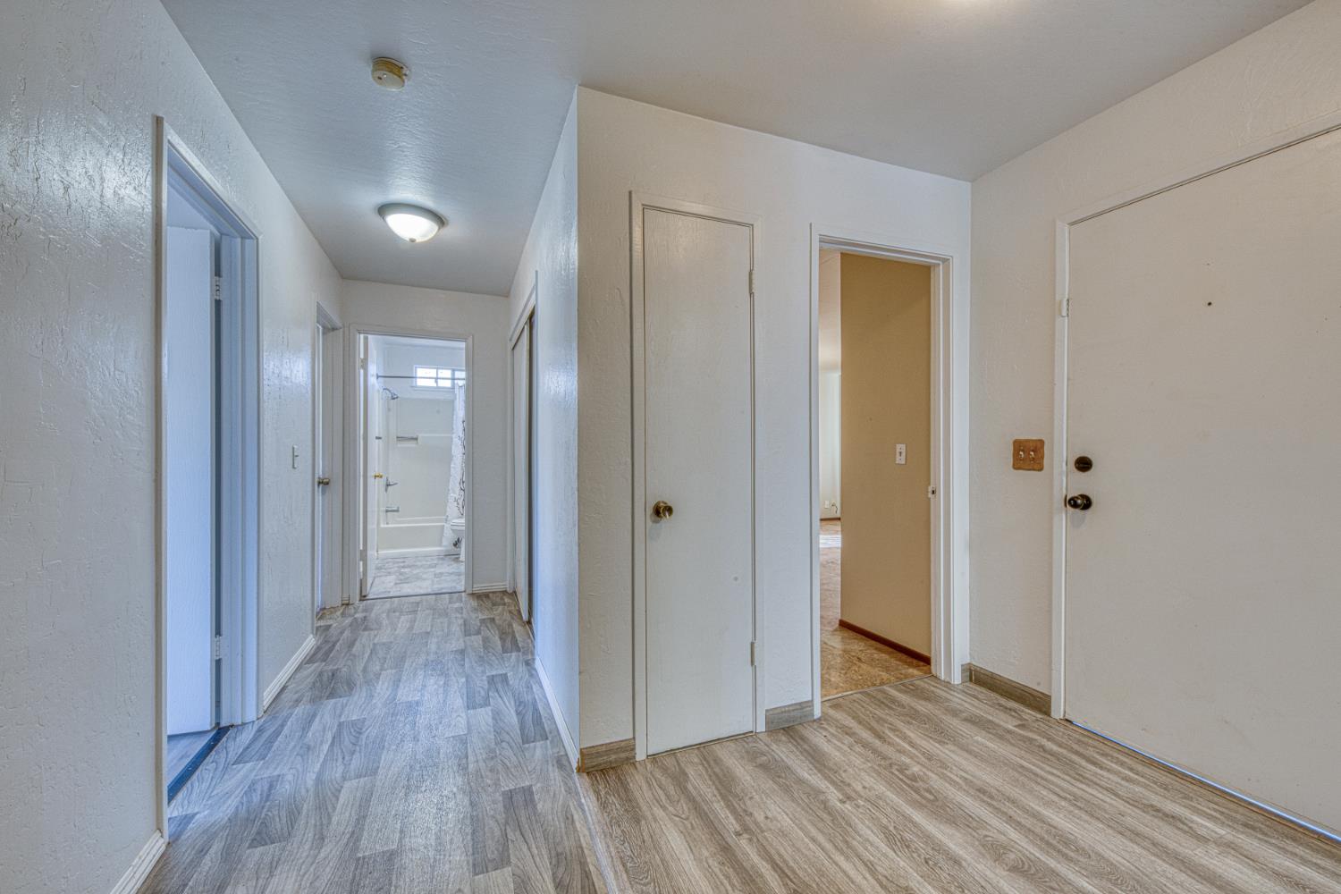 290 Carnoble Dr, Hollister, CA 95023