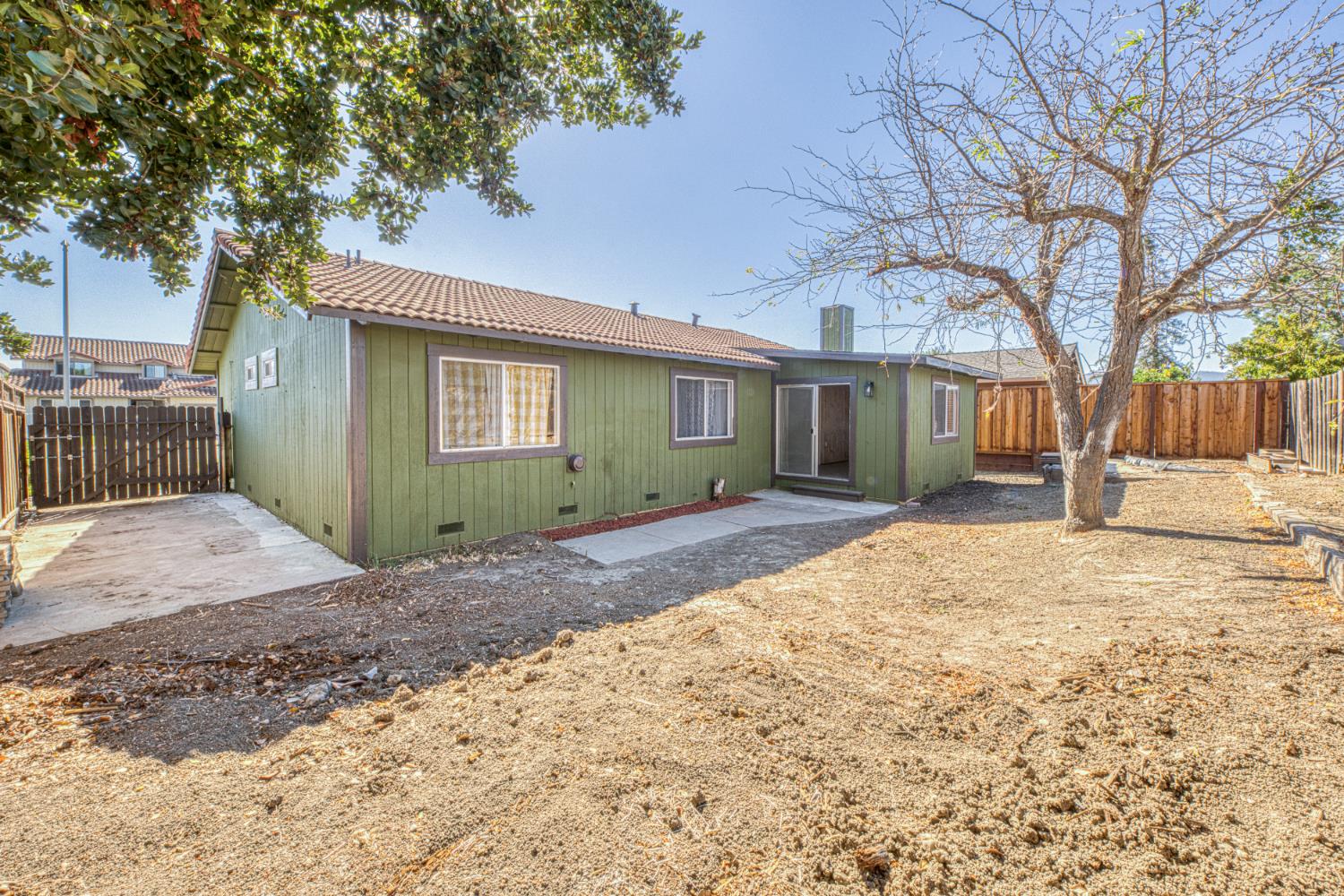 290 Carnoble Dr, Hollister, CA 95023