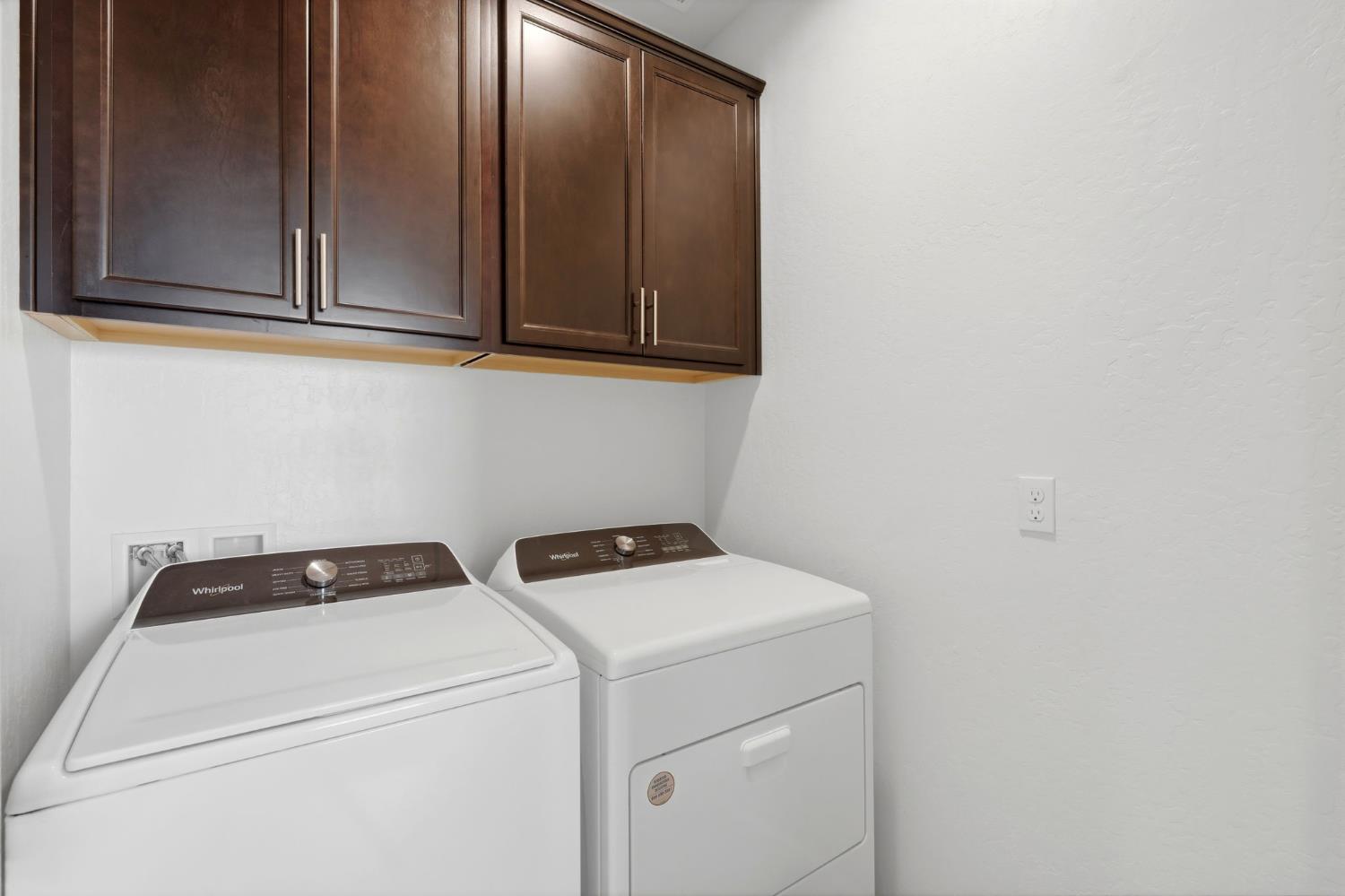 3050 Seymour St, Tulare, CA 93274