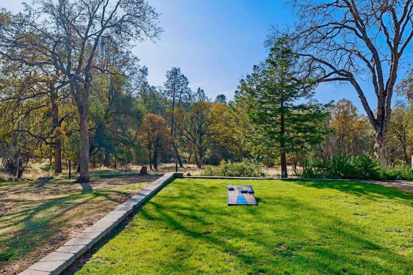 5615 Bear Trap Dr, Mariposa, CA 95338