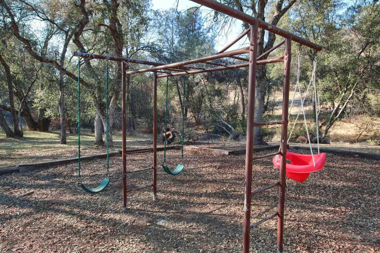 5615 Bear Trap Dr, Mariposa, CA 95338