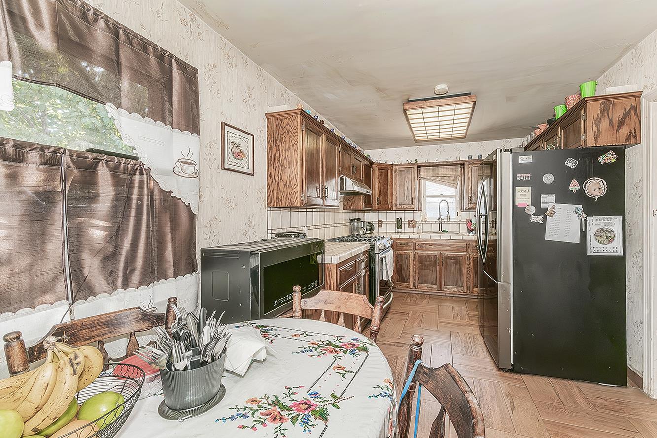 4704 E Tulare St, Fresno, CA 93702