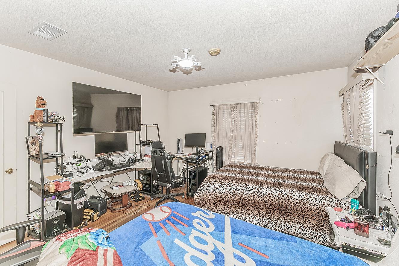 4704 E Tulare St, Fresno, CA 93702