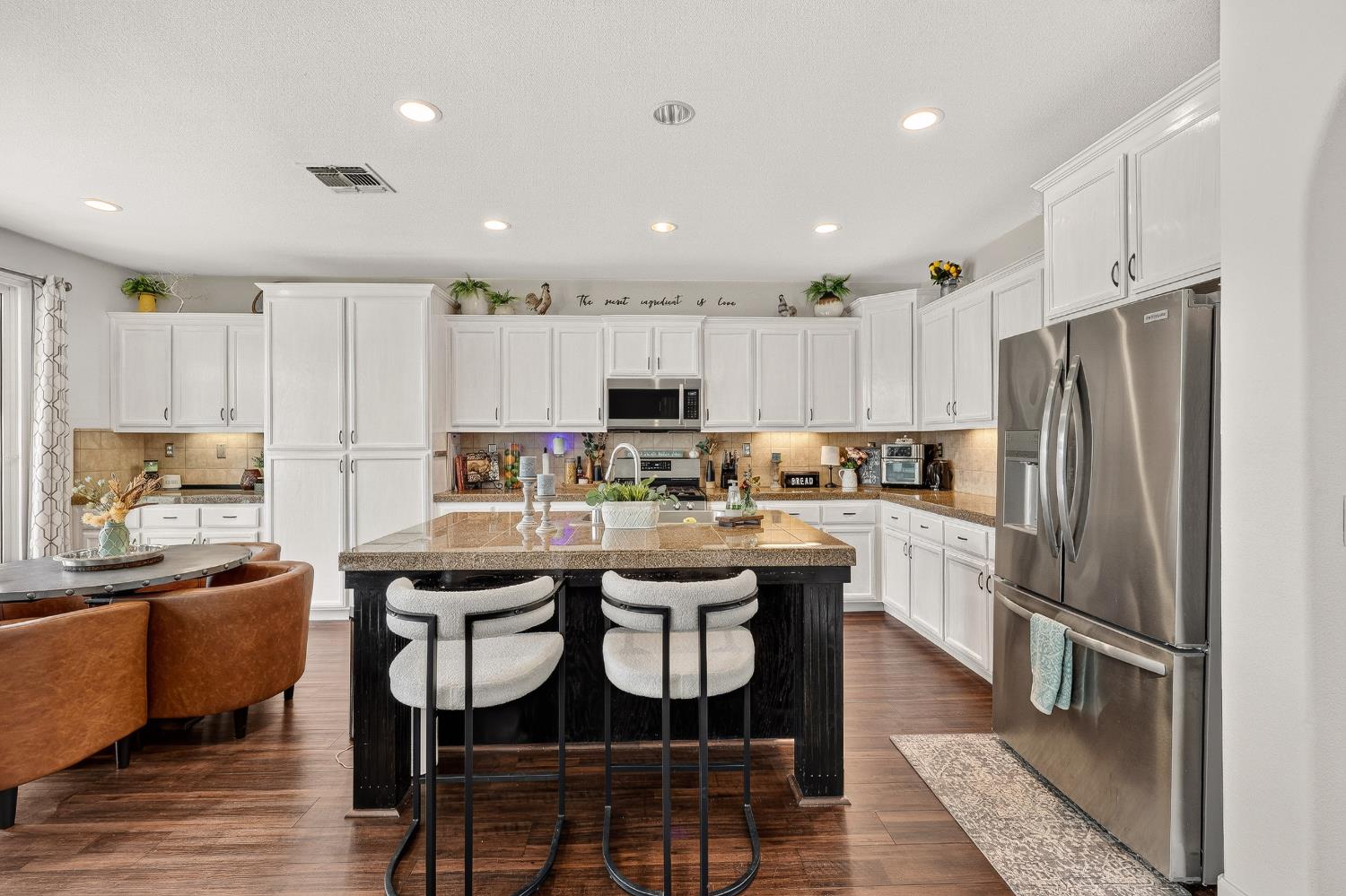 9020 Hunters Creek Way, Chowchilla, CA 93610