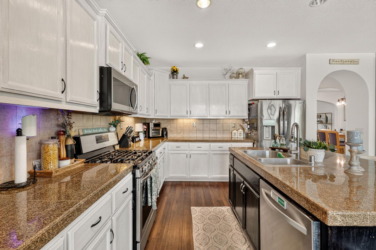 9020 Hunters Creek Way, Chowchilla, CA 93610