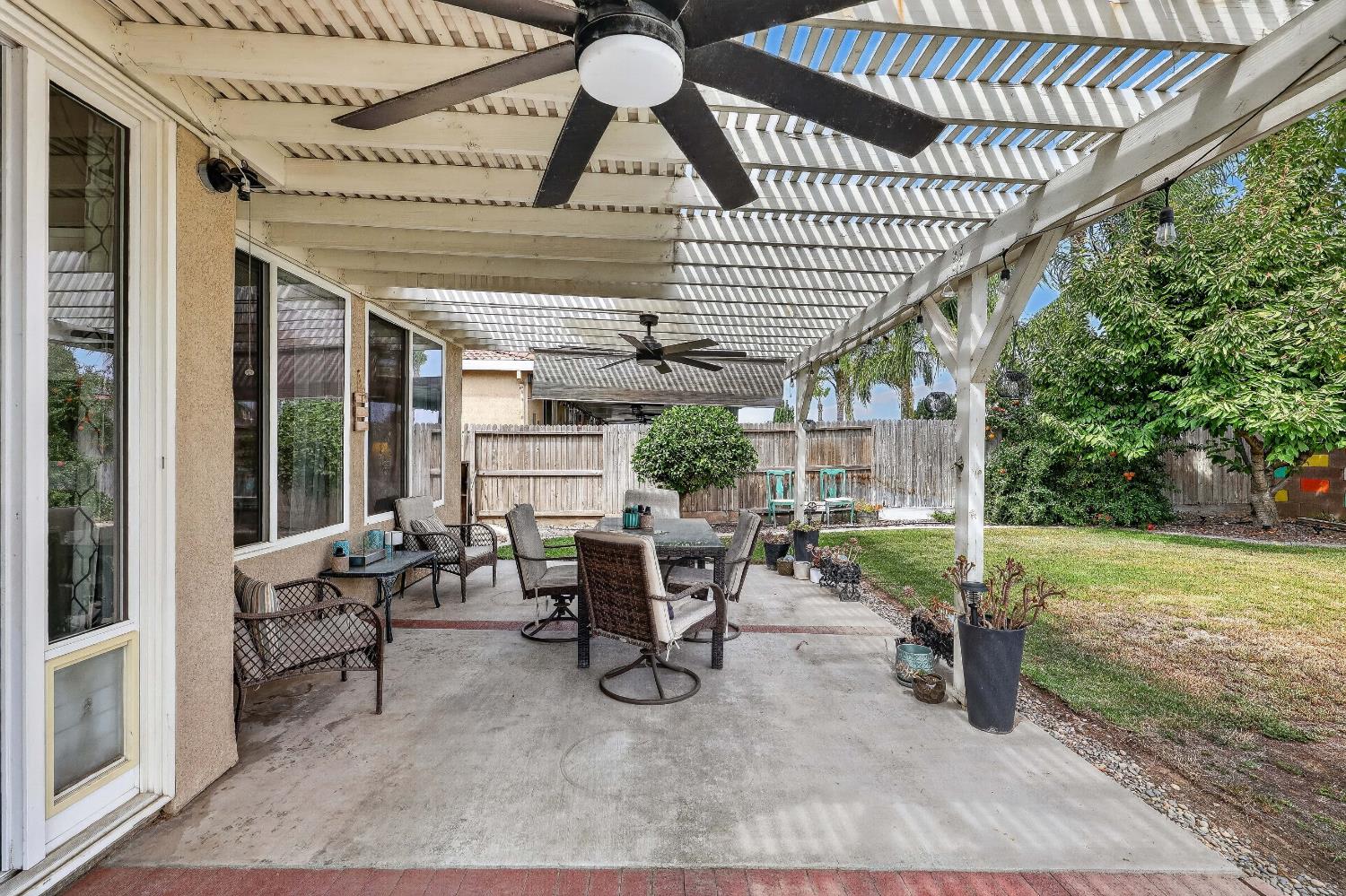 9020 Hunters Creek Way, Chowchilla, CA 93610