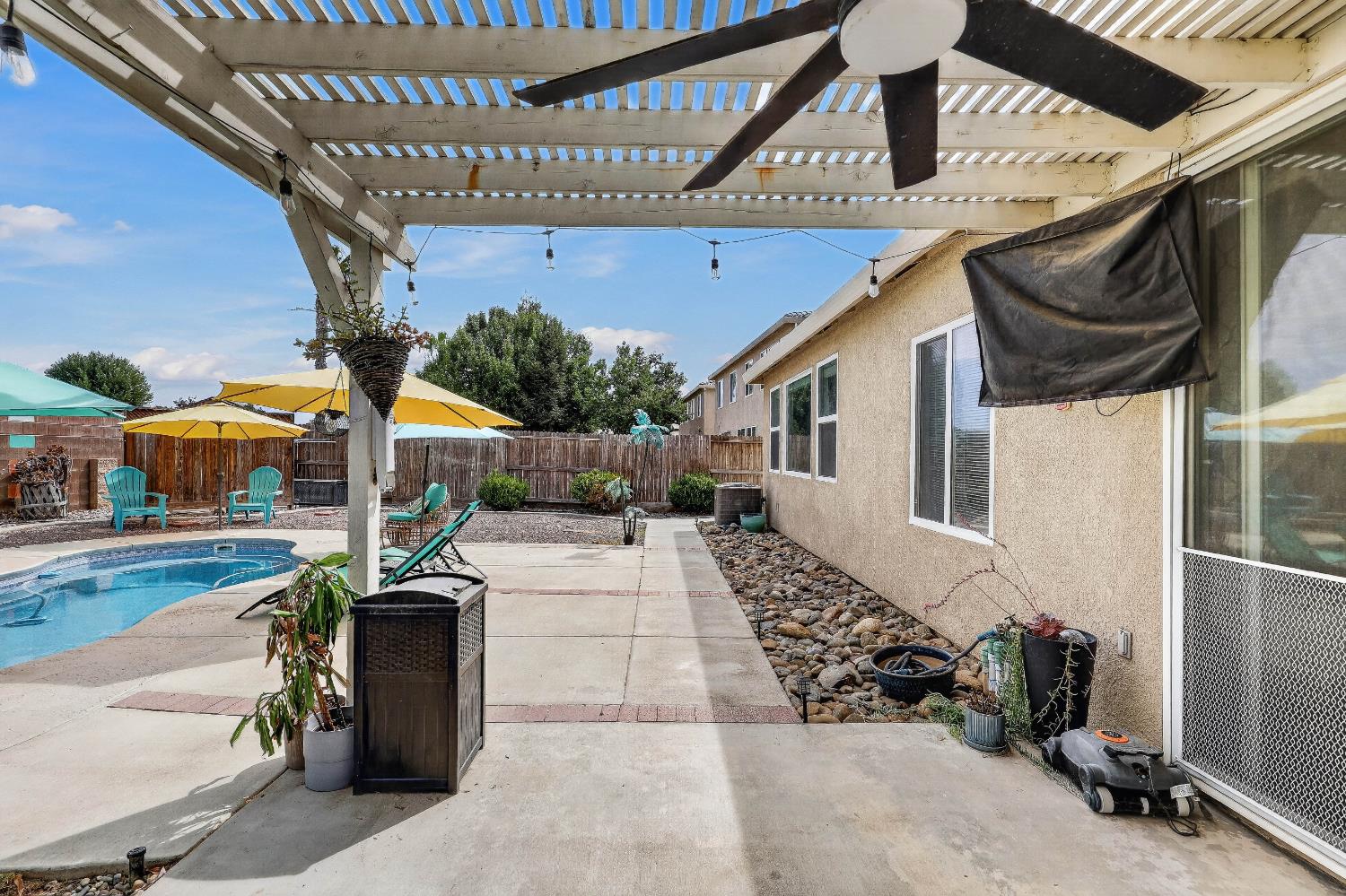 9020 Hunters Creek Way, Chowchilla, CA 93610