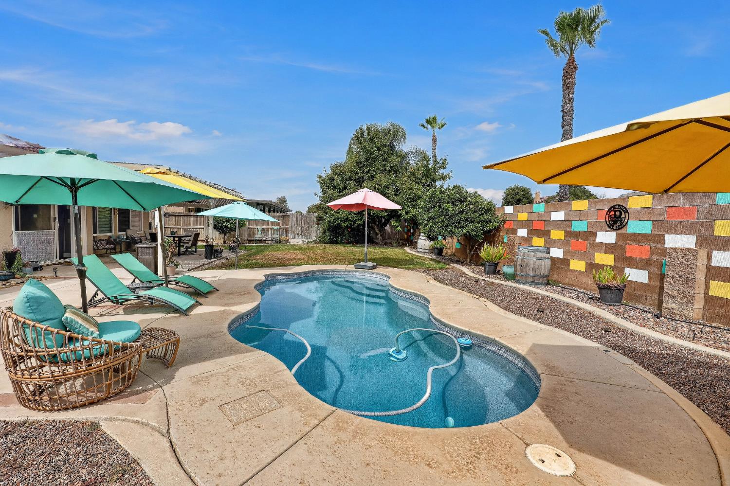 9020 Hunters Creek Way, Chowchilla, CA 93610