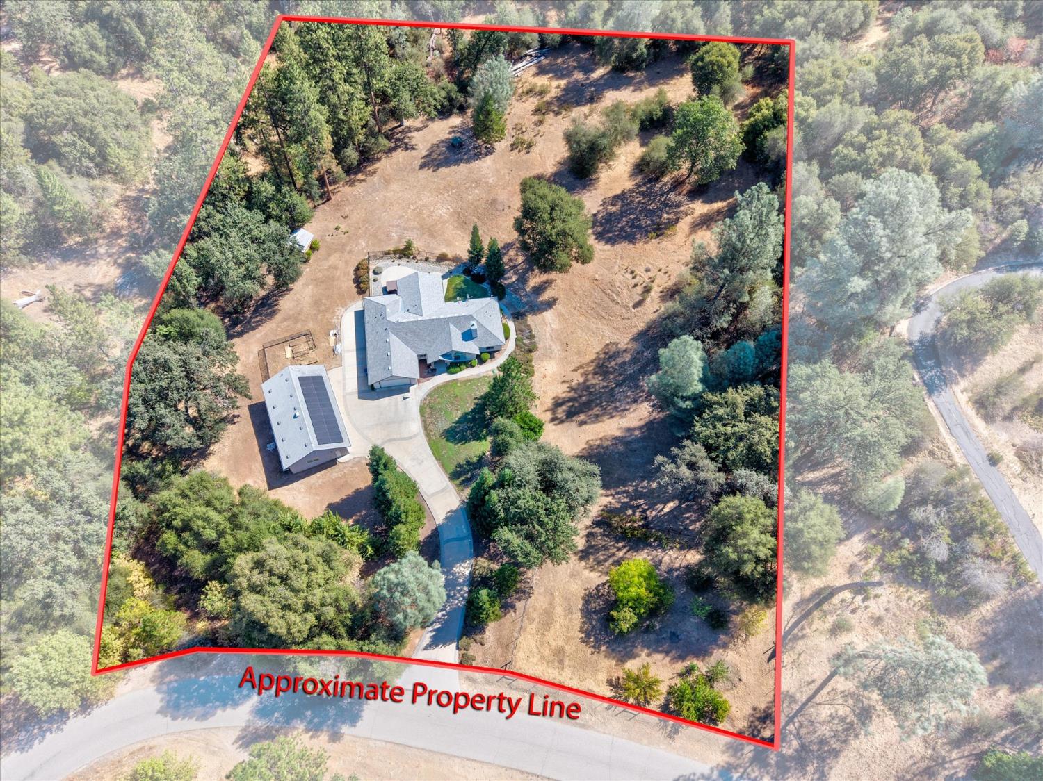 41741 Loch Lomd Ln, Oakhurst, CA 93644