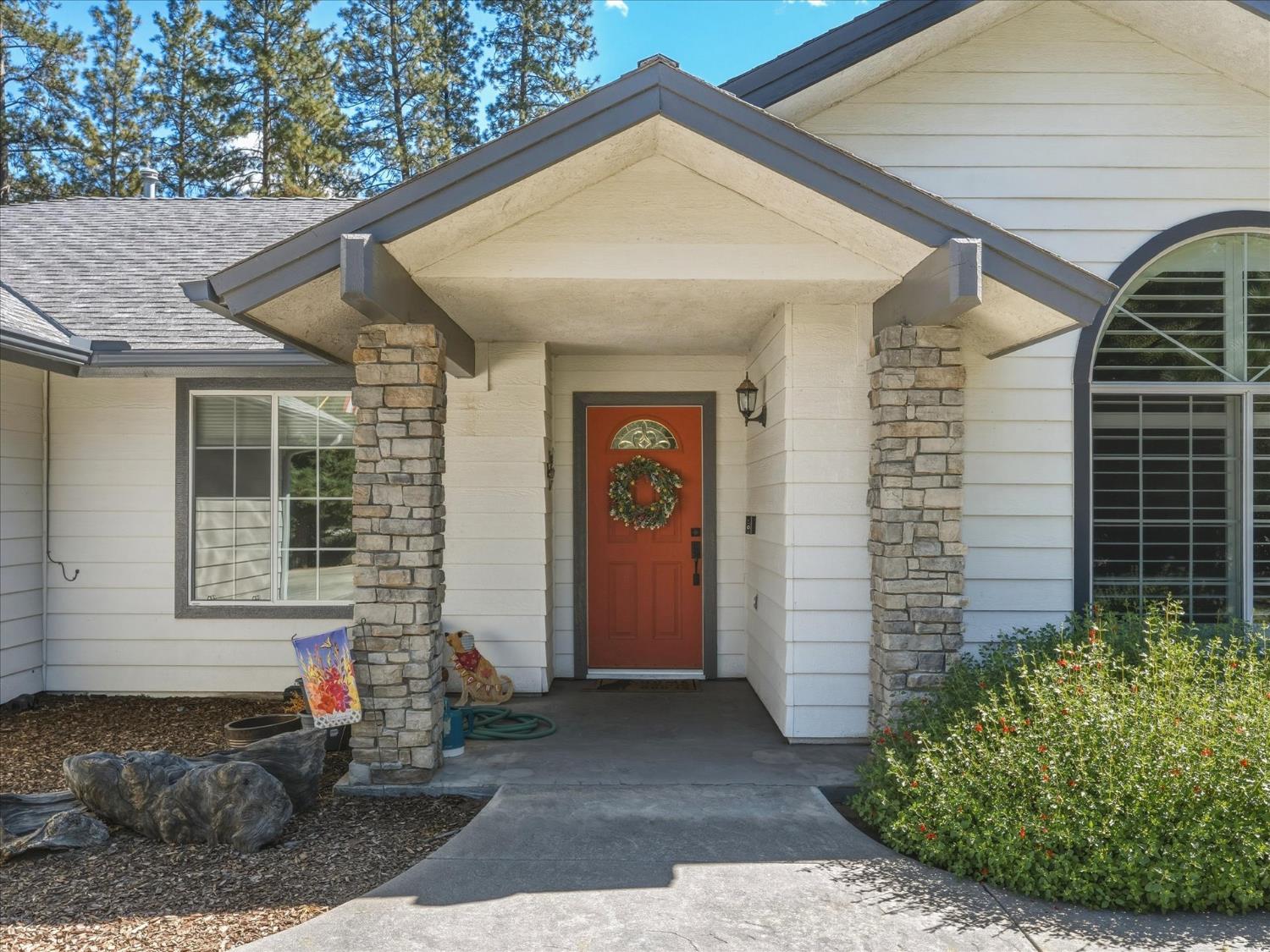 41741 Loch Lomd Ln, Oakhurst, CA 93644
