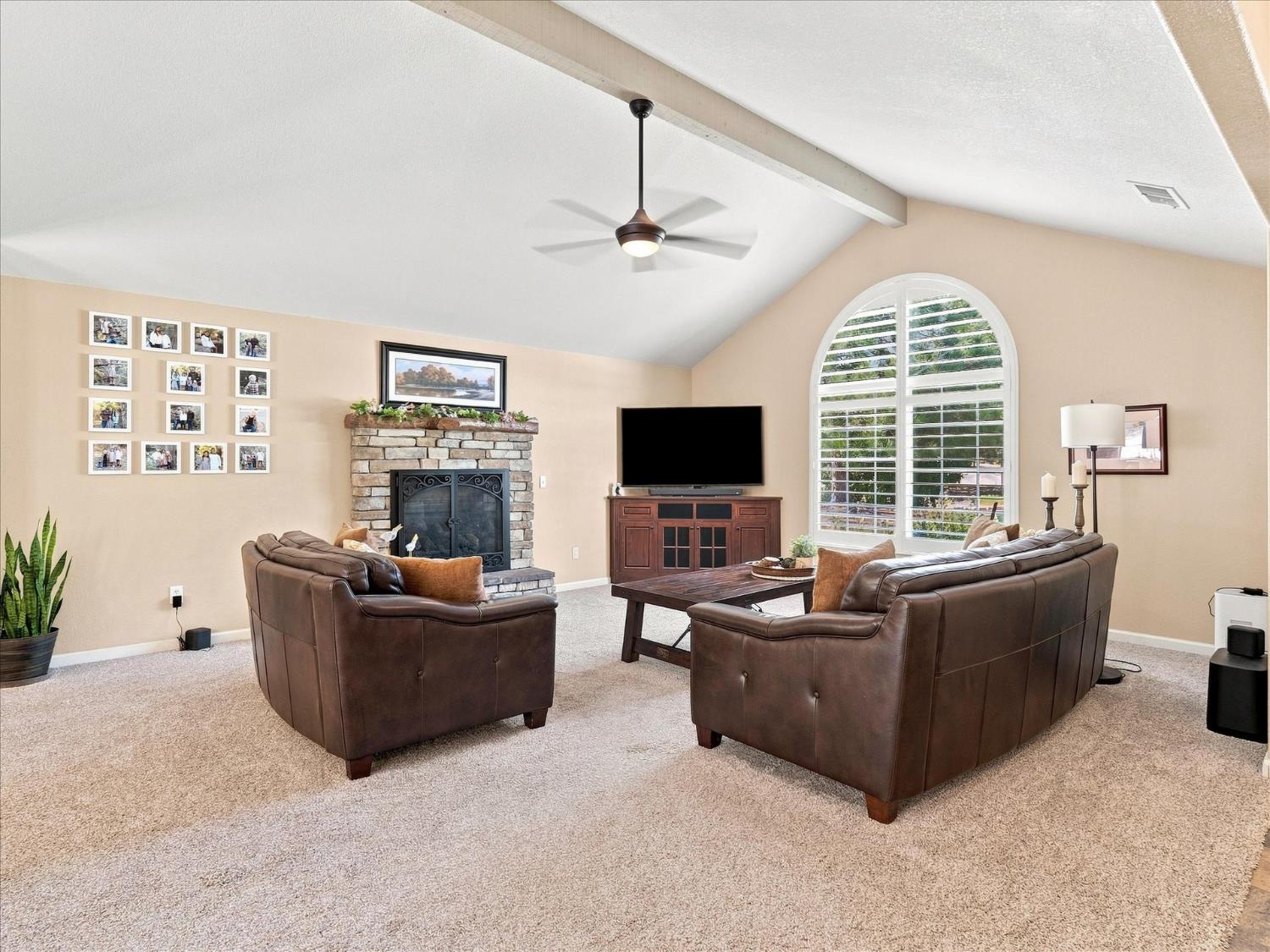 41741 Loch Lomd Ln, Oakhurst, CA 93644