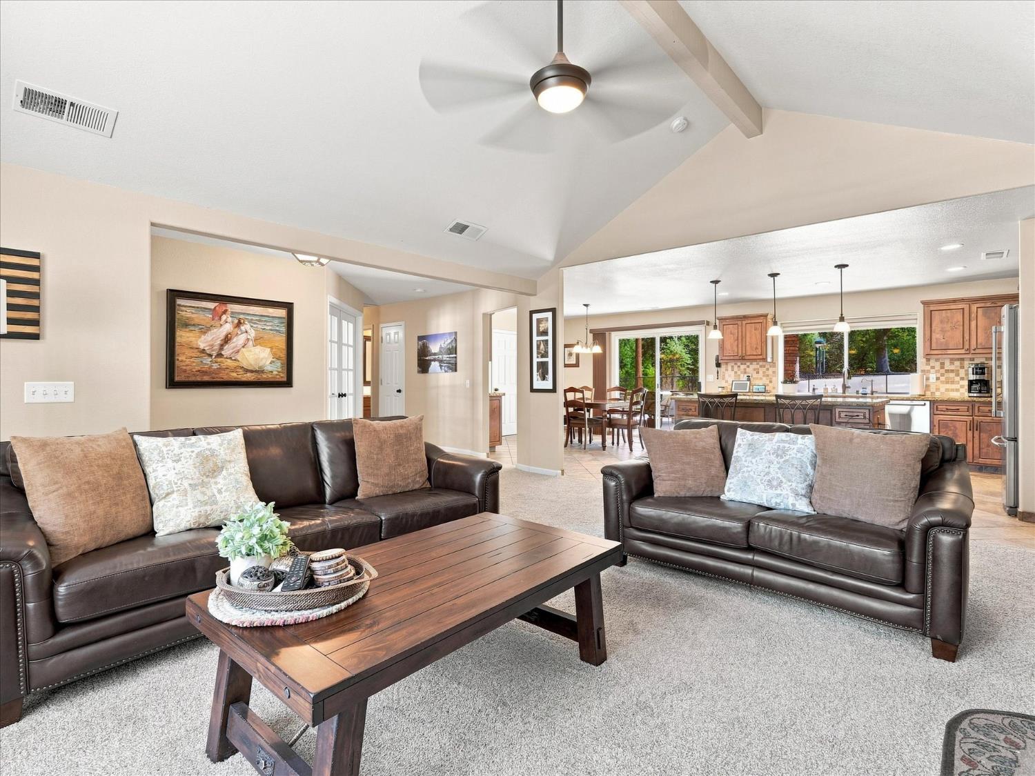 41741 Loch Lomd Ln, Oakhurst, CA 93644