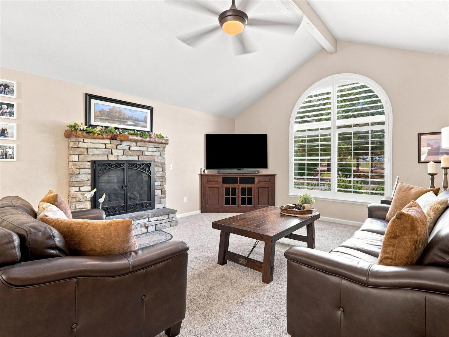 41741 Loch Lomd Ln, Oakhurst, CA 93644