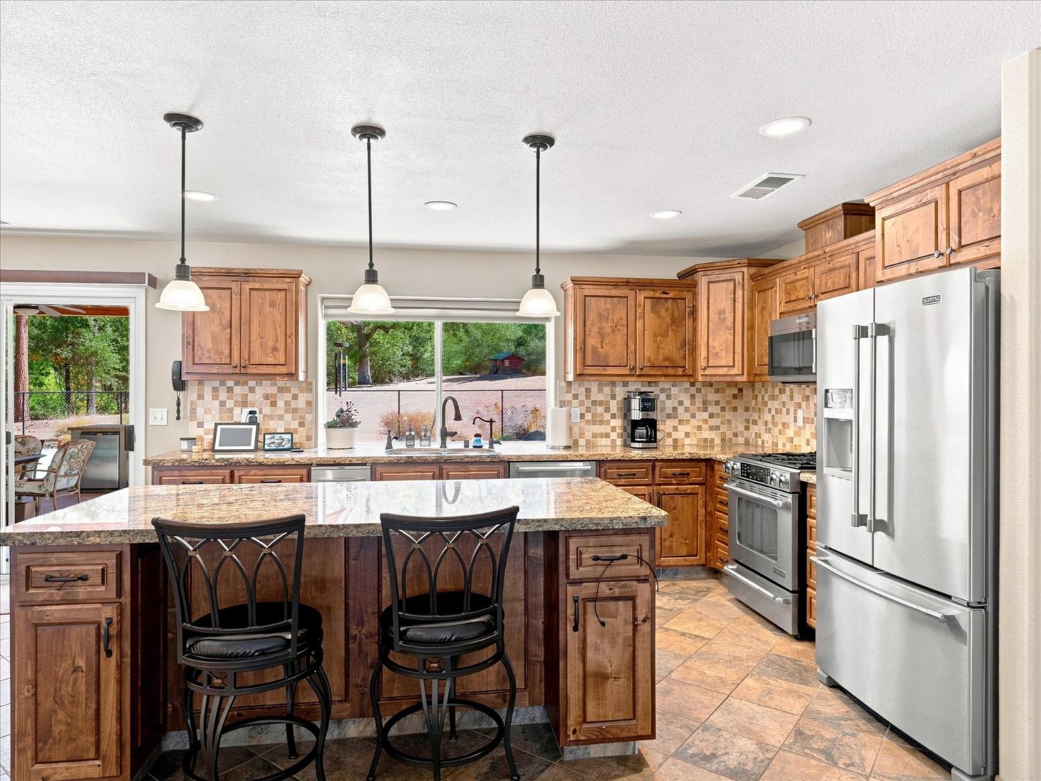 41741 Loch Lomd Ln, Oakhurst, CA 93644
