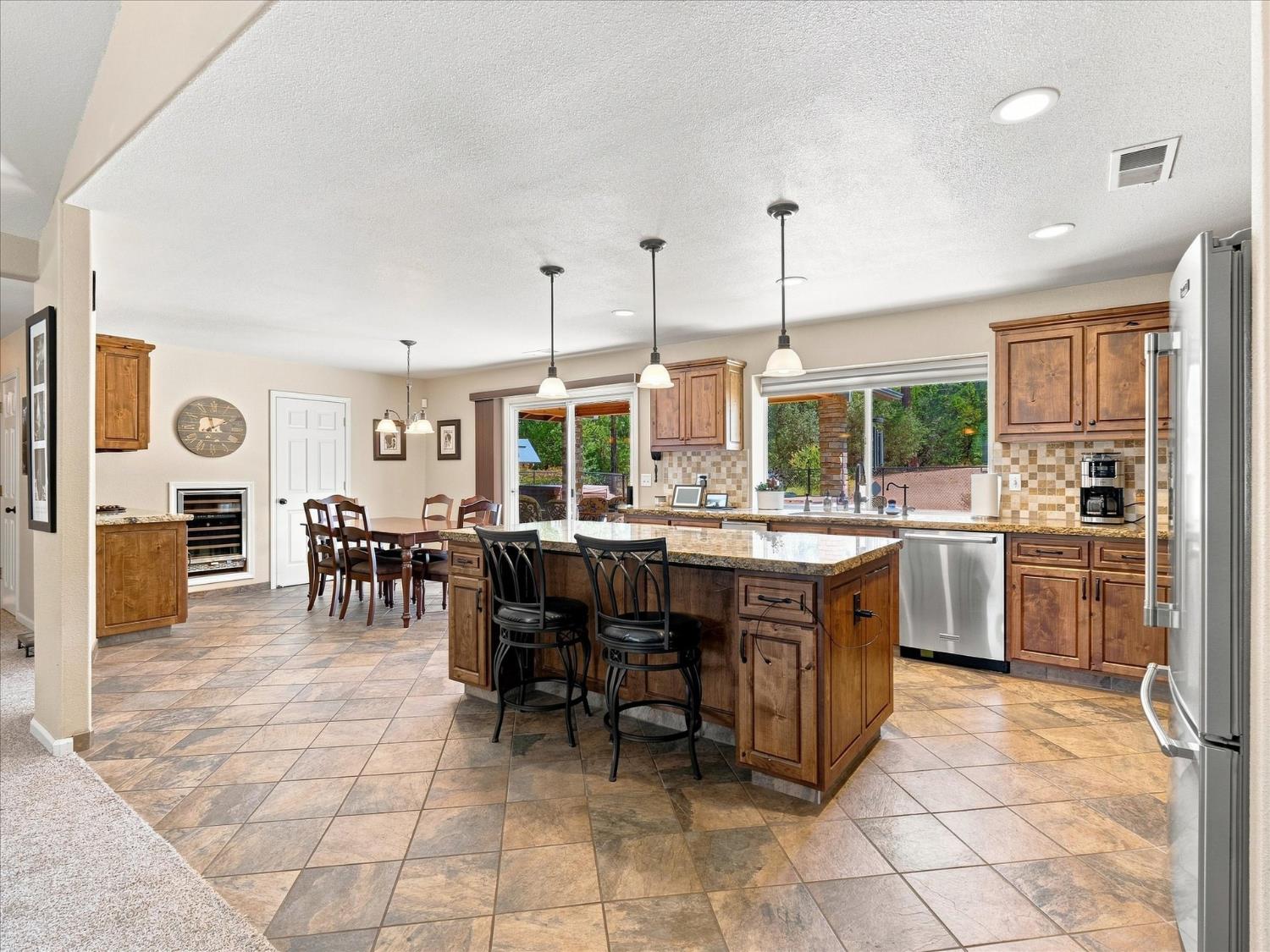 41741 Loch Lomd Ln, Oakhurst, CA 93644