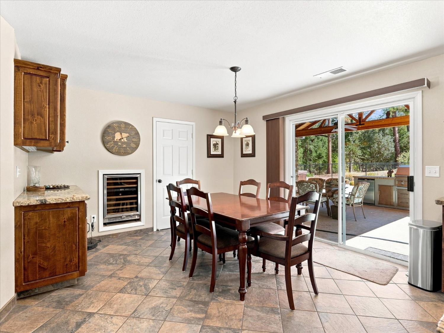 41741 Loch Lomd Ln, Oakhurst, CA 93644