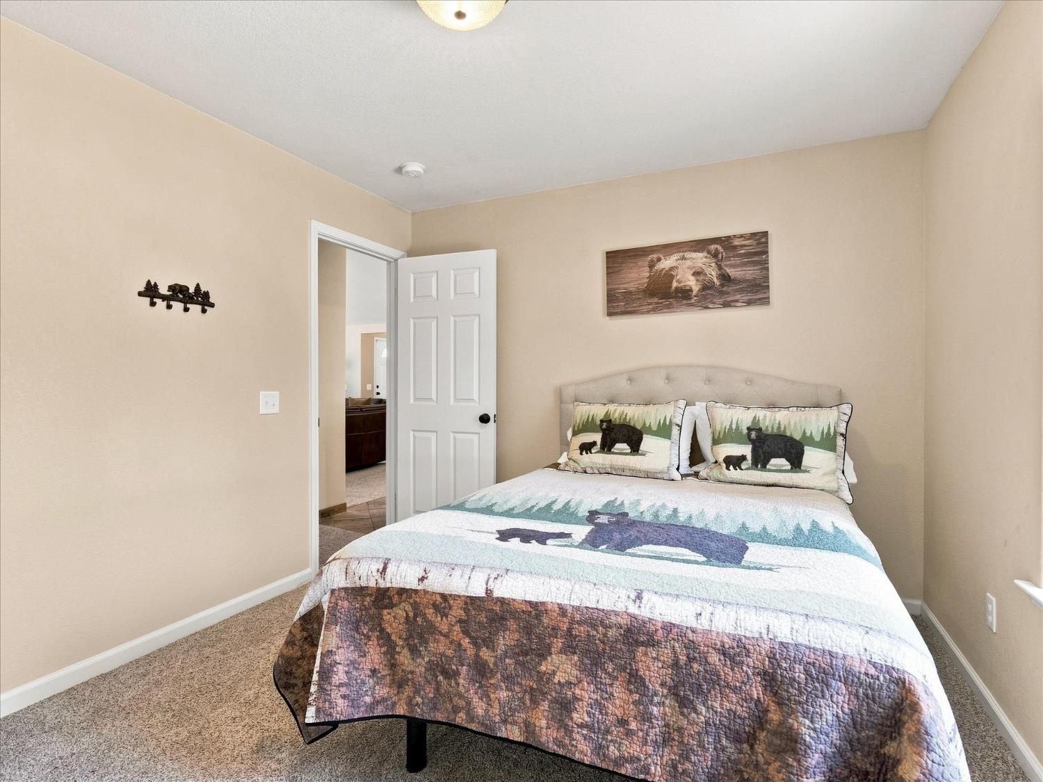 41741 Loch Lomd Ln, Oakhurst, CA 93644