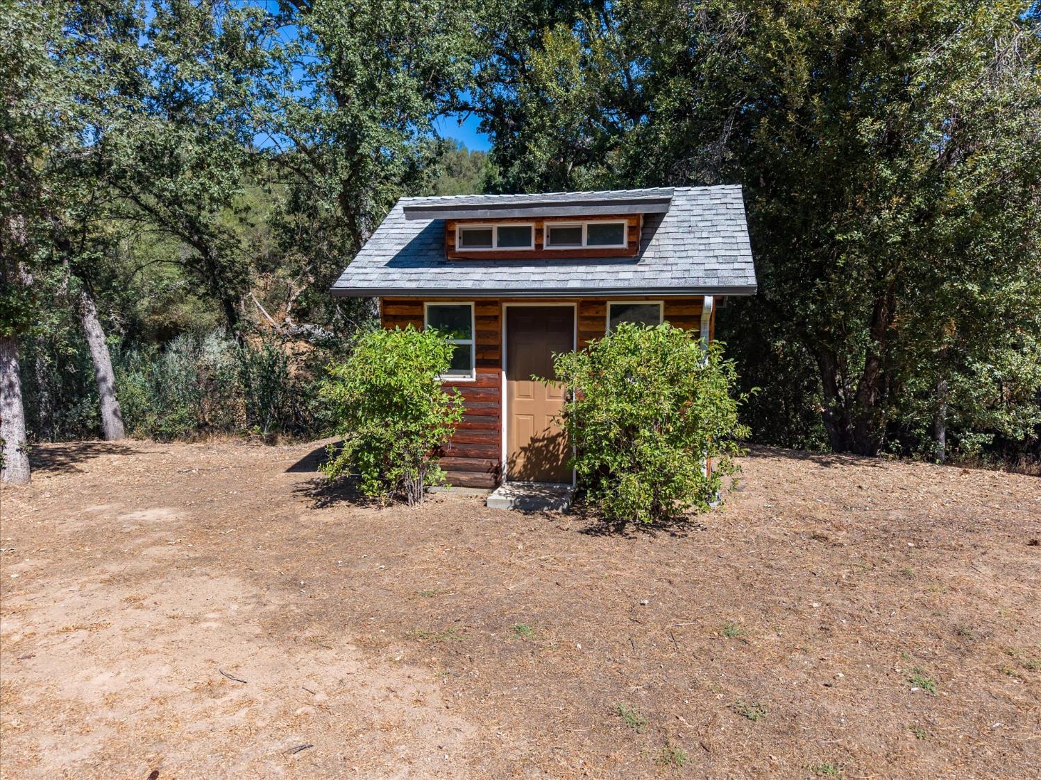 41741 Loch Lomd Ln, Oakhurst, CA 93644