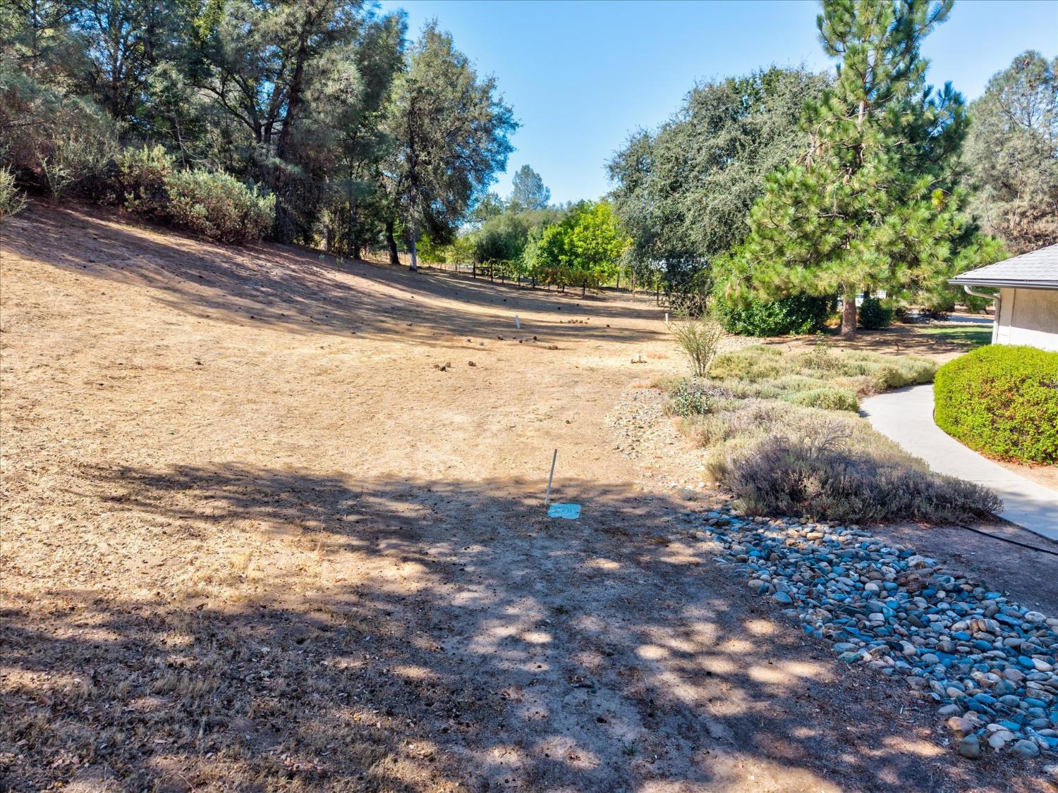 41741 Loch Lomd Ln, Oakhurst, CA 93644