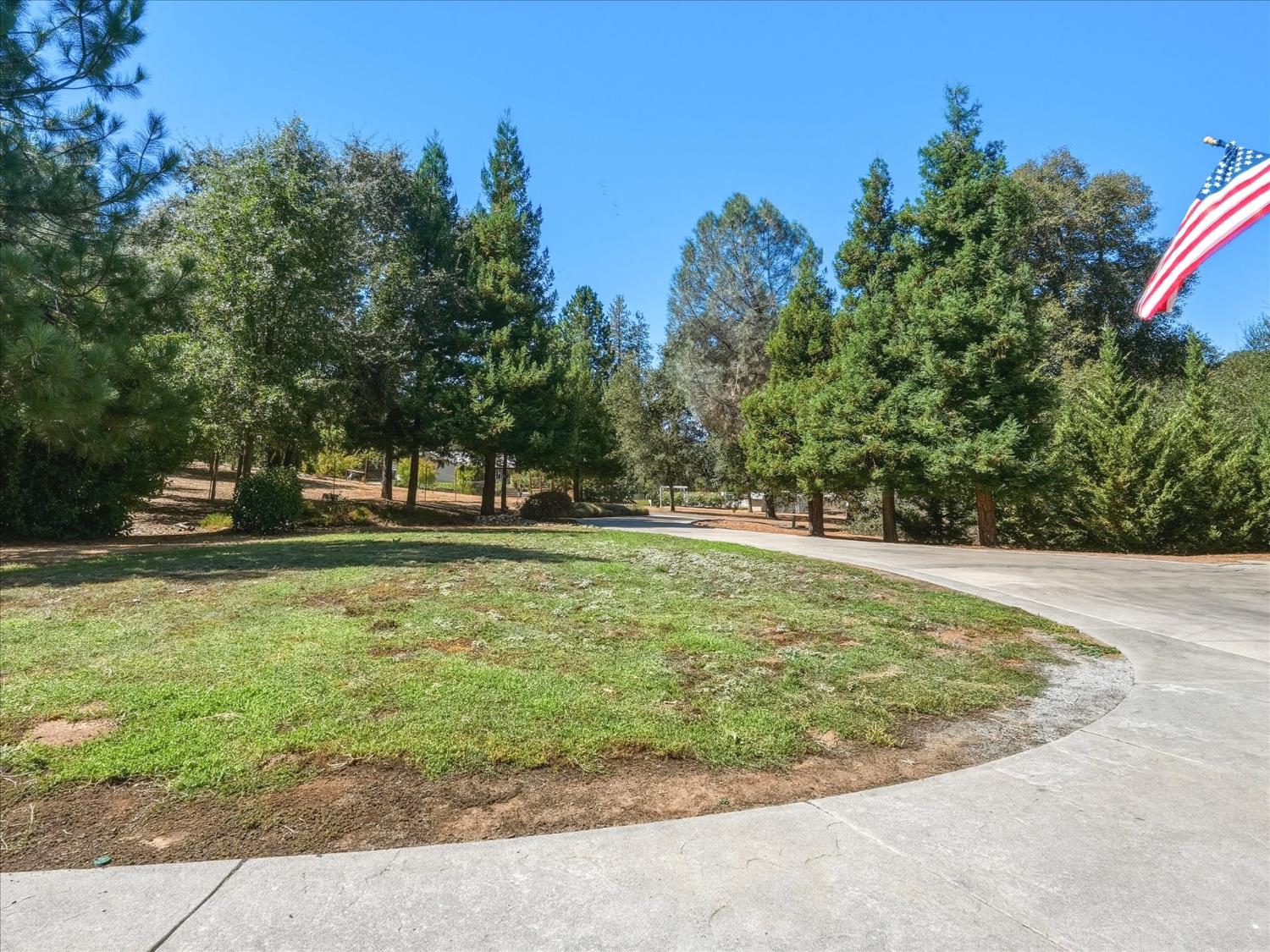 41741 Loch Lomd Ln, Oakhurst, CA 93644