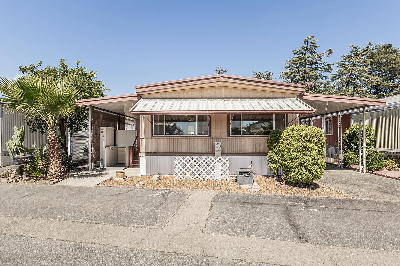 1724 Minnewawa Ave #155, Clovis, CA 93612