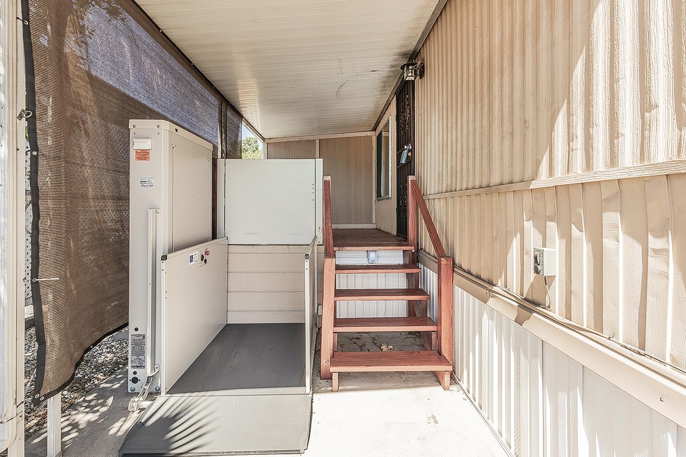 1724 Minnewawa Ave #155, Clovis, CA 93612