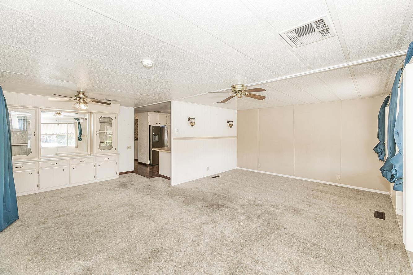 1724 Minnewawa Ave #155, Clovis, CA 93612