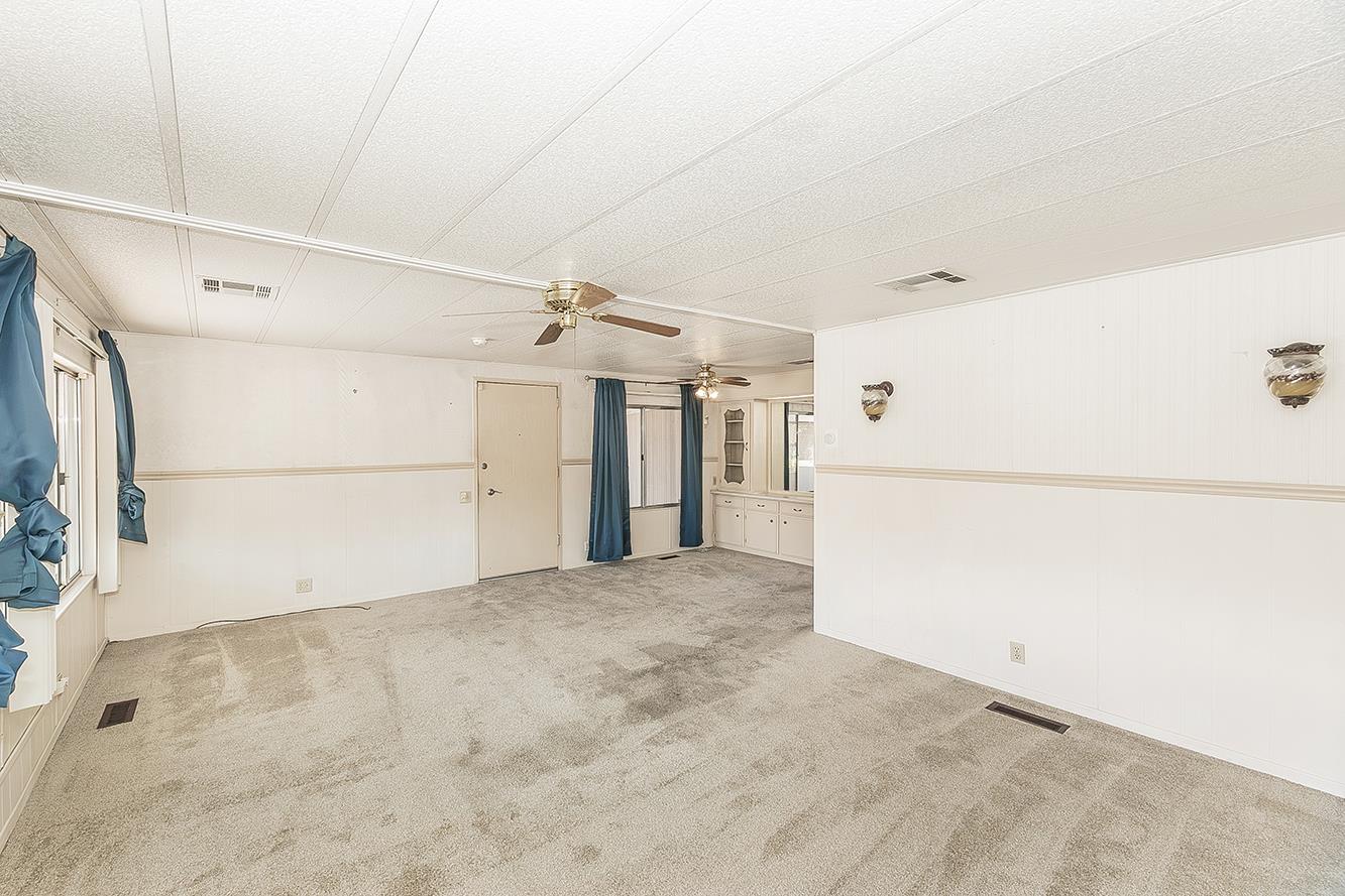 1724 Minnewawa Ave #155, Clovis, CA 93612