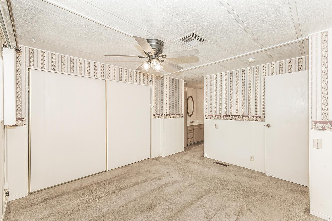 1724 Minnewawa Ave #155, Clovis, CA 93612