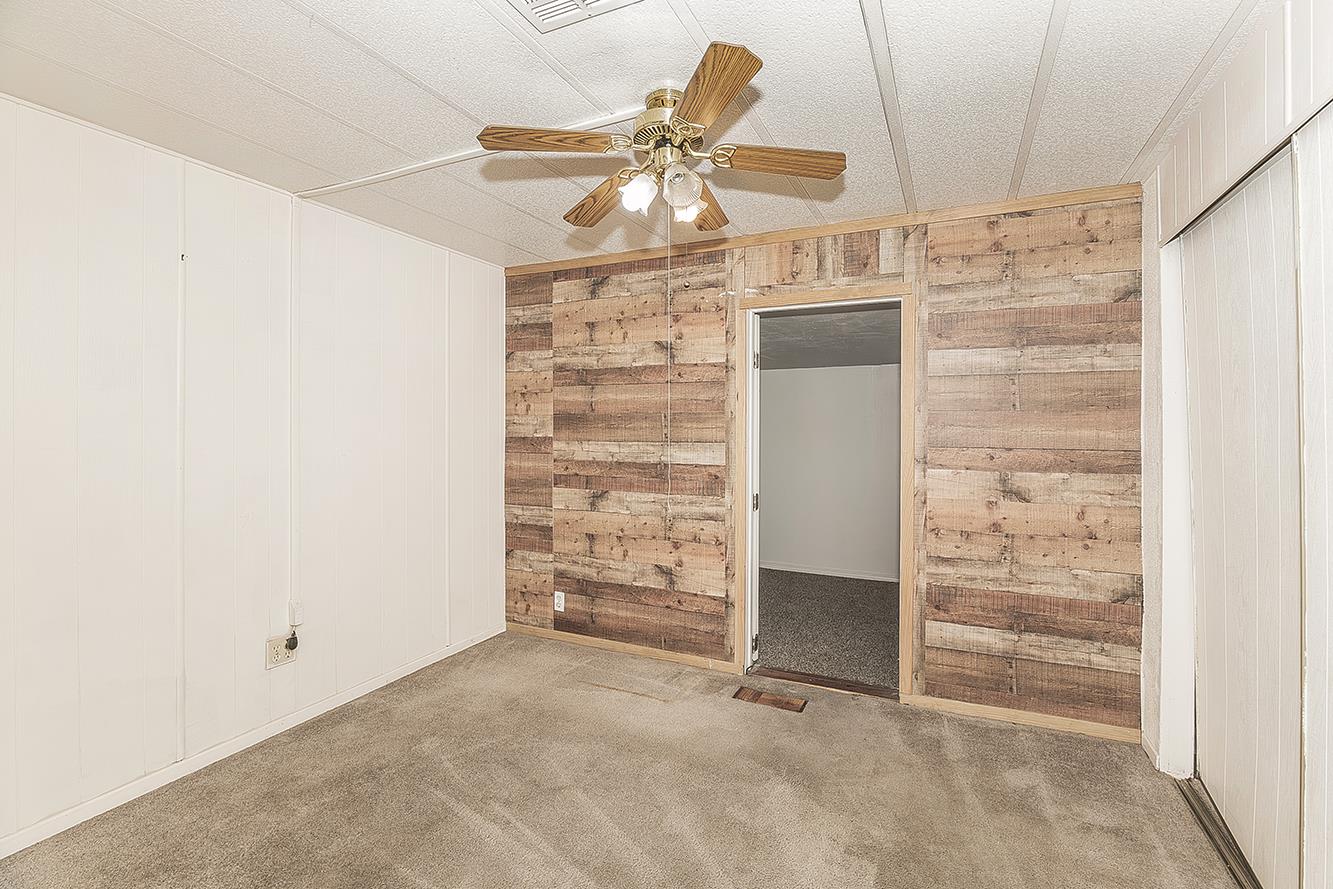1724 Minnewawa Ave #155, Clovis, CA 93612