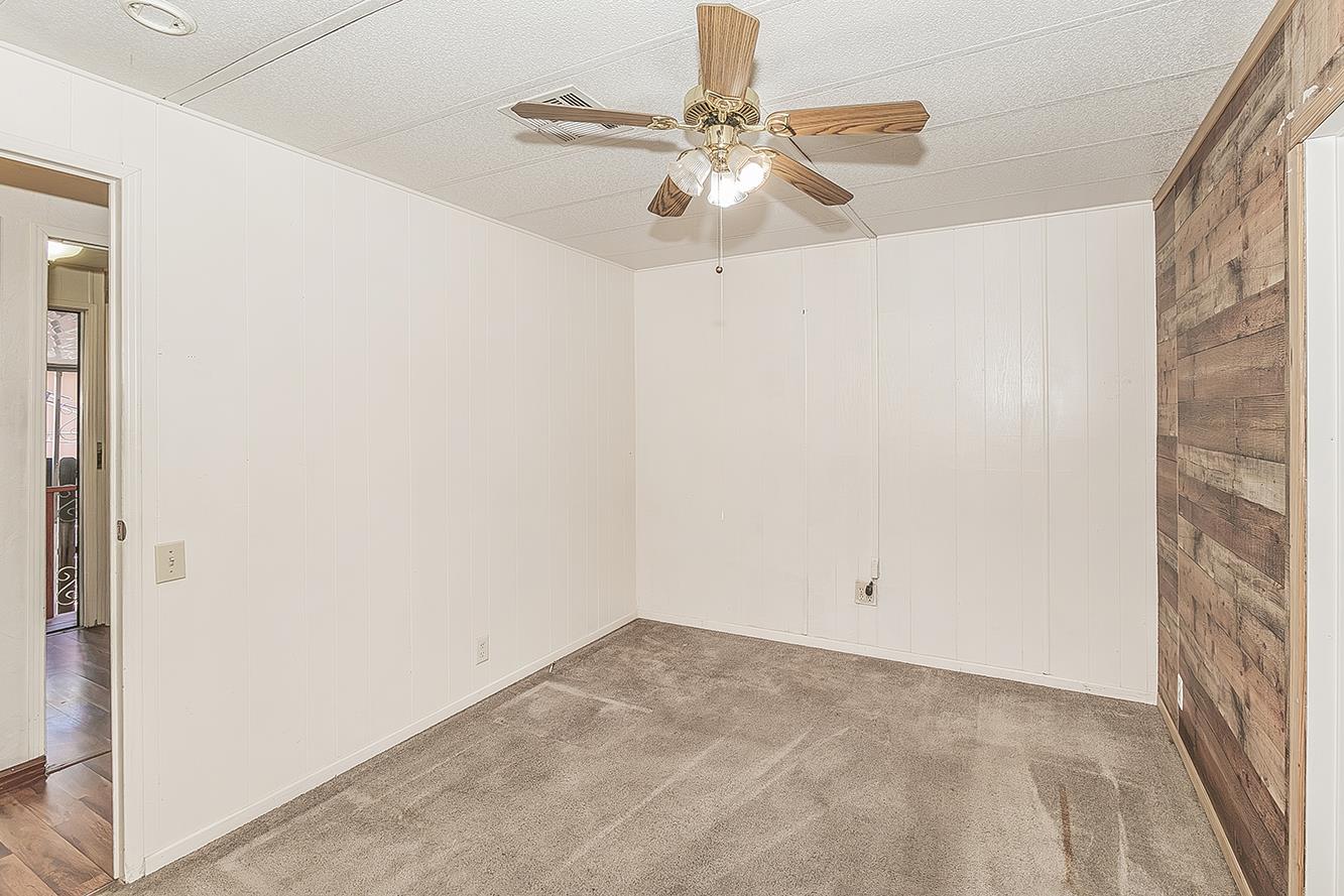 1724 Minnewawa Ave #155, Clovis, CA 93612