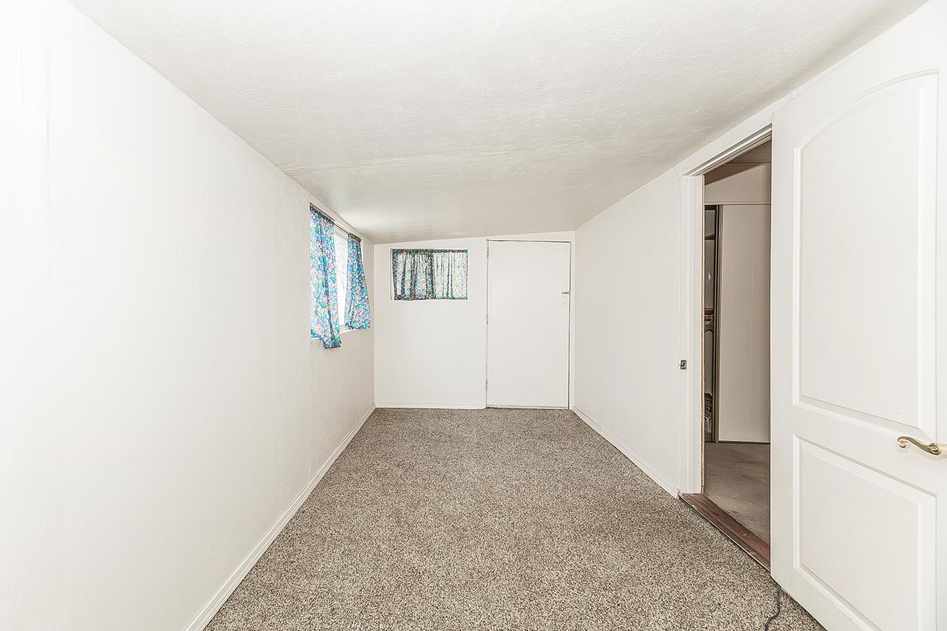 1724 Minnewawa Ave #155, Clovis, CA 93612