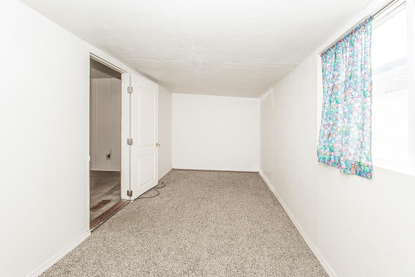 1724 Minnewawa Ave #155, Clovis, CA 93612