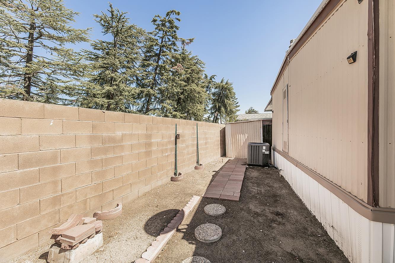 1724 Minnewawa Ave #155, Clovis, CA 93612