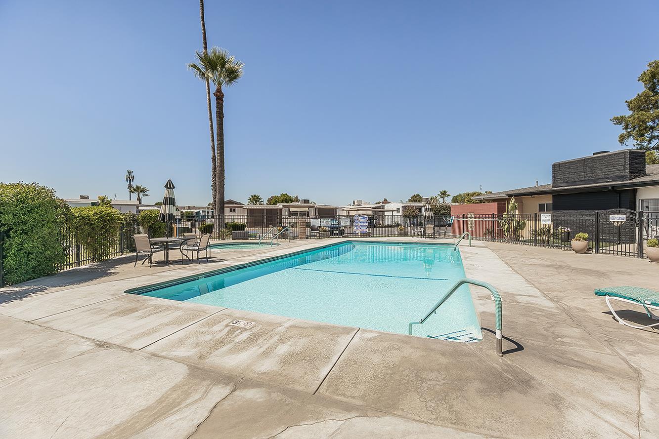 1724 Minnewawa Ave #155, Clovis, CA 93612