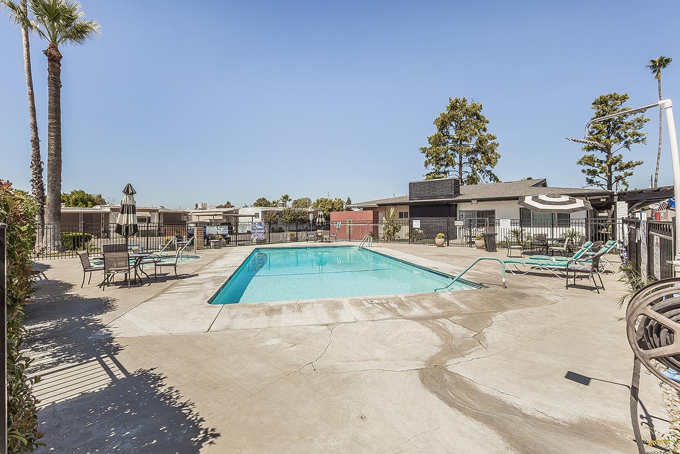 1724 Minnewawa Ave #155, Clovis, CA 93612