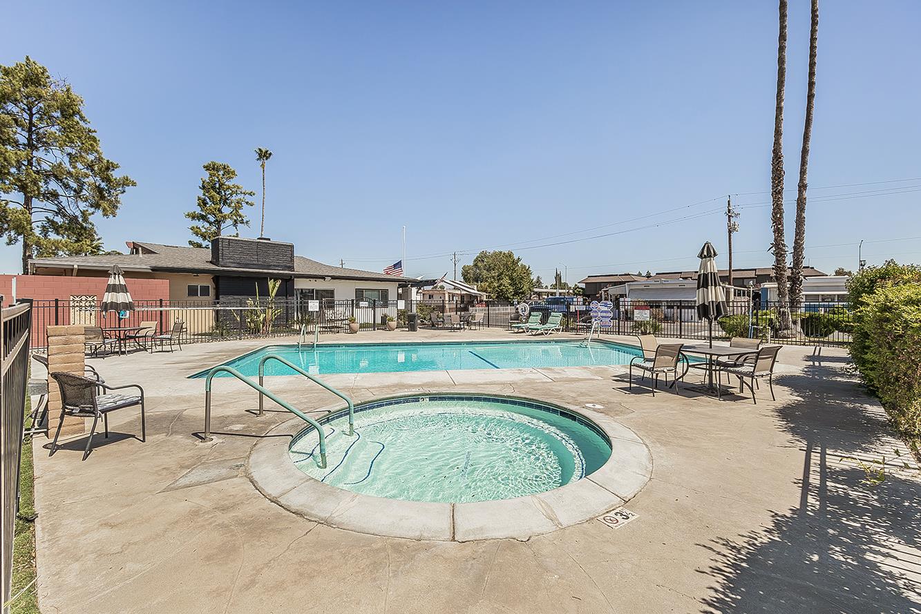 1724 Minnewawa Ave #155, Clovis, CA 93612