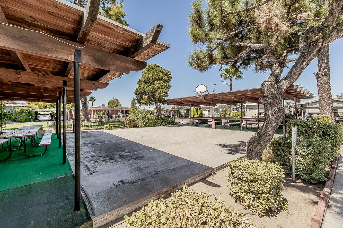 1724 Minnewawa Ave #155, Clovis, CA 93612